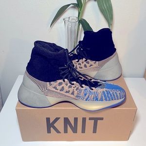 Yeezy basketball knit sneakers blue and black sz 11.5
